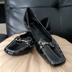 NICKELS Loafers